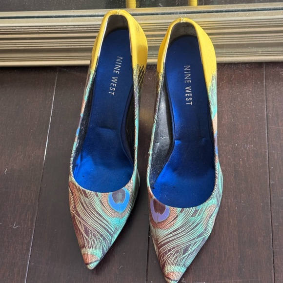 Peacock print heels - Picture 6 of 6